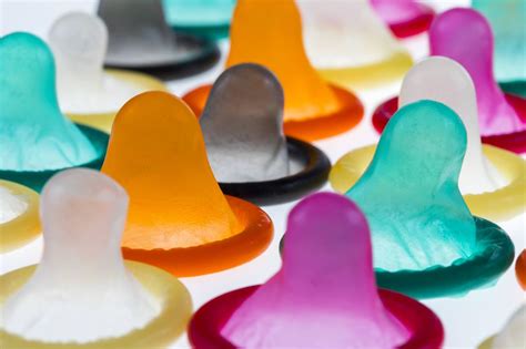 Blowjob ohne Kondom gegen Aufpreis Hure Zeithain